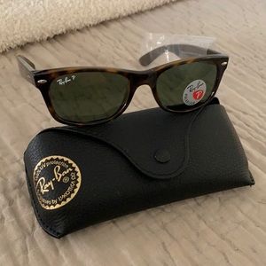 Ray-Ban Women’s Polarized RB2132 New Wayfarer. New